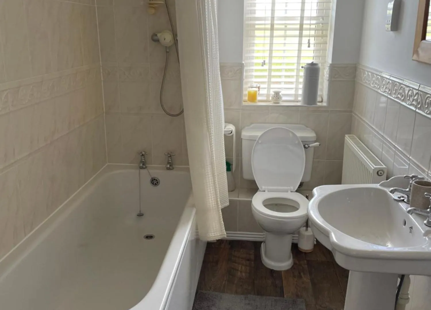 Spacious Four Bed Detached Home In Nottingham 0*,  Wielka Brytania